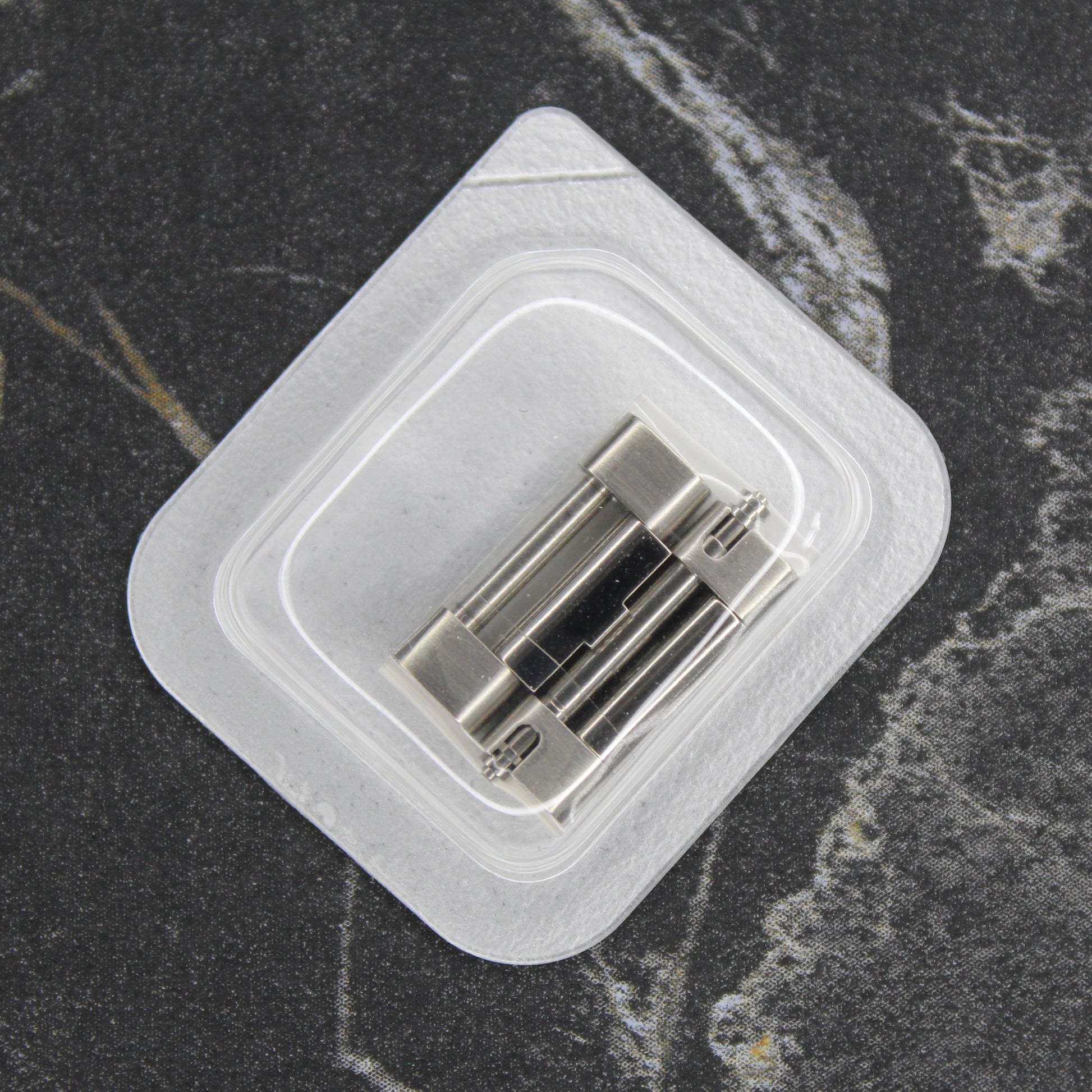 Maglia di prolunga rapida easy-link B32-23043 blister originale  bracciale 72190 72190A 72200 72210 72210A 72400 72400A 72600 72600A 78200 78210 78590 78800 115200 115210 115234 116200 116234 116244 116264 116300 116334 116400 116400GV 116710BLNR 116710LN 116680 116520 116500LN 116622 126622 Date Datejust 36mm Datejust 41mm Turn-O-Graph Milgauss GMT-Master II Yacht-Master Yacht-Master II Daytona